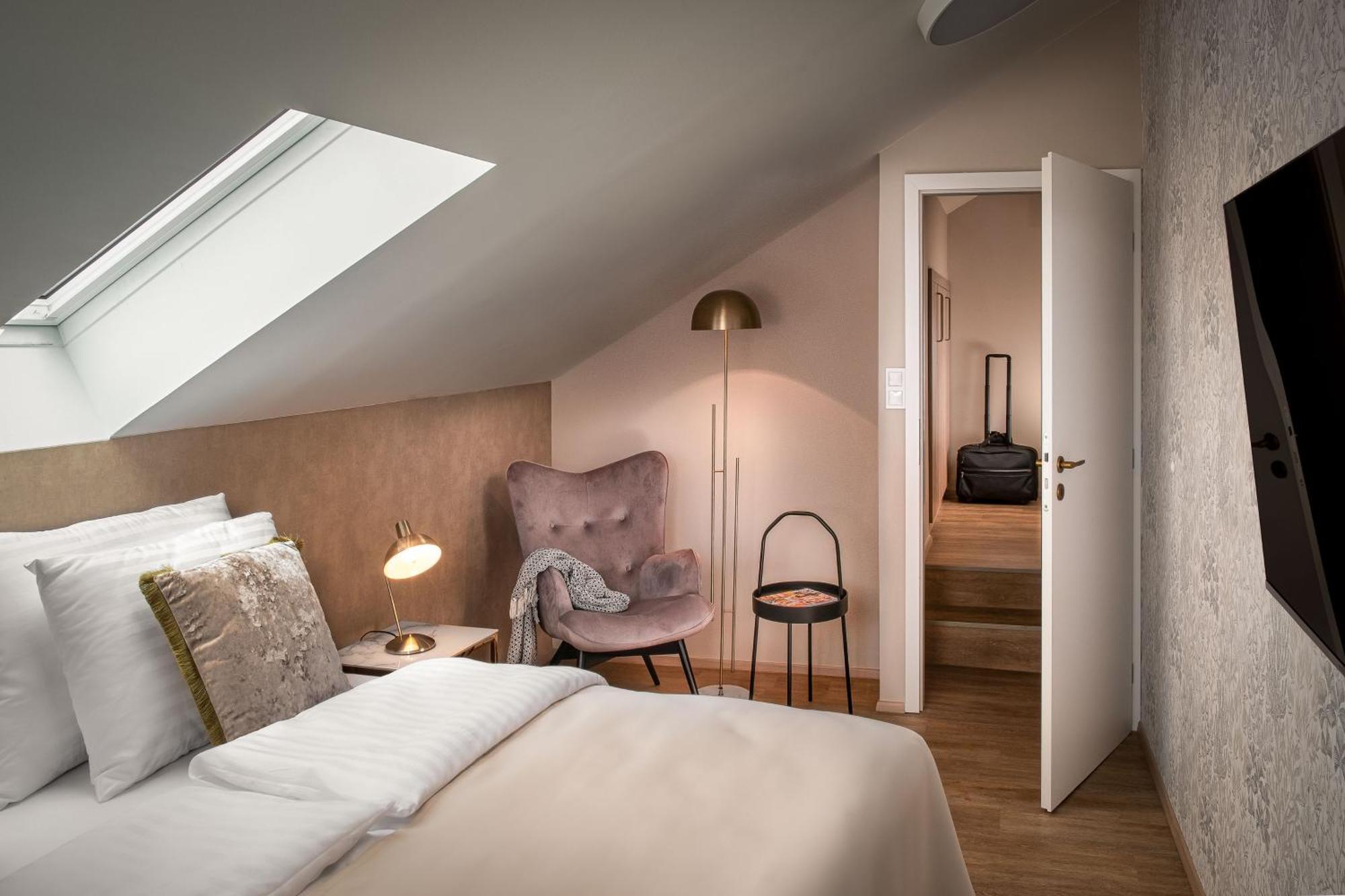 Theatre 9 Apartments By Adrez Praga Exterior foto